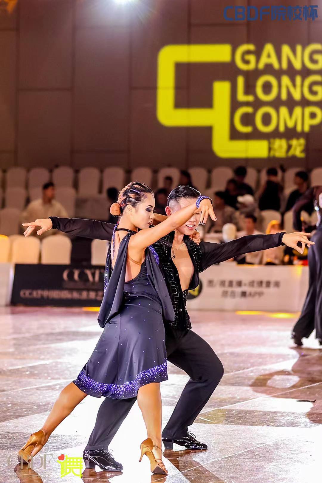 舞蹈系師生參加2021第22屆CBDF“院校杯”公開賽